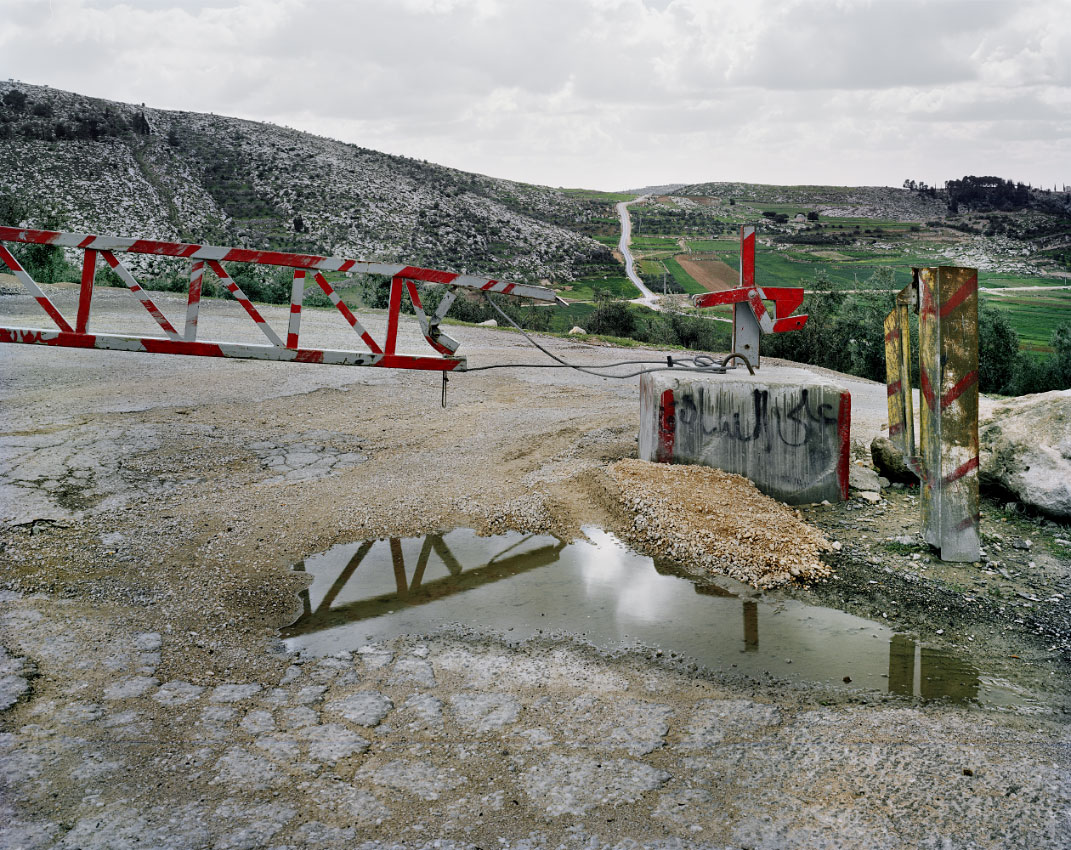 Road gate. Route 35, Hebron Hills.<br/> West Bank, Area C – full Israeli control over security, planning and construction.